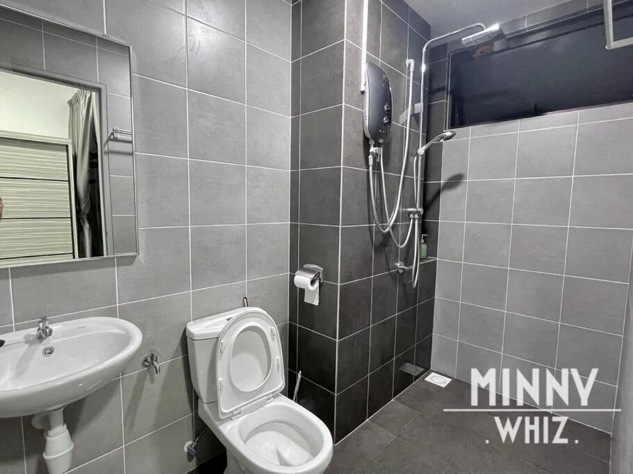 Netizen Near Mrt Couple Balcony Suite #31 Kampong Bukit Dukong Exteriér fotografie