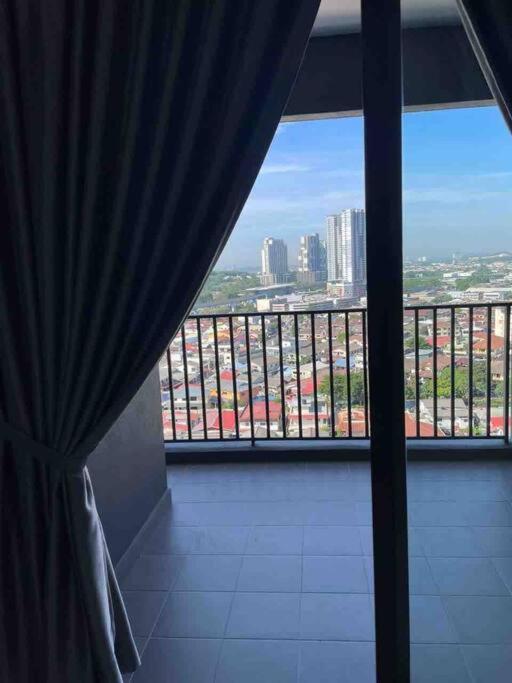 Netizen Near Mrt Couple Balcony Suite #31 Kampong Bukit Dukong Exteriér fotografie