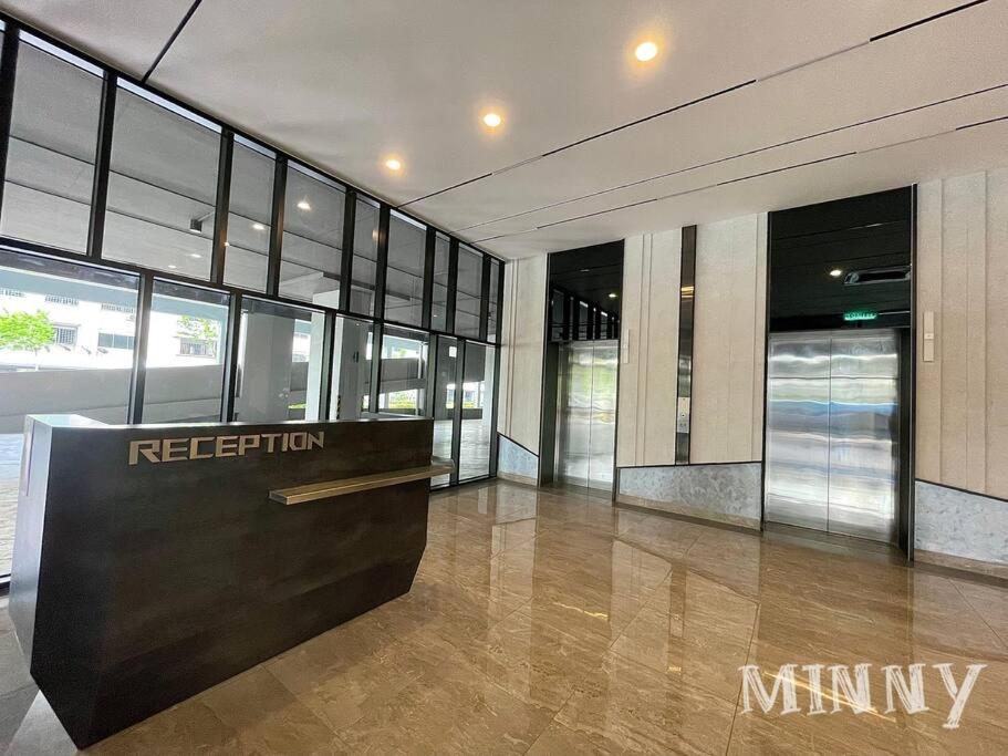 Netizen Near Mrt Couple Balcony Suite #31 Kampong Bukit Dukong Exteriér fotografie